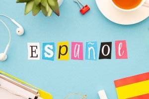 Spanish Laser Lipolysis Training – Certification course materials featuring laser device, treatment diagram, and Luxe Beauty & Body Co. branding. Want a variation for different image styles—like instructor demo shots, cl