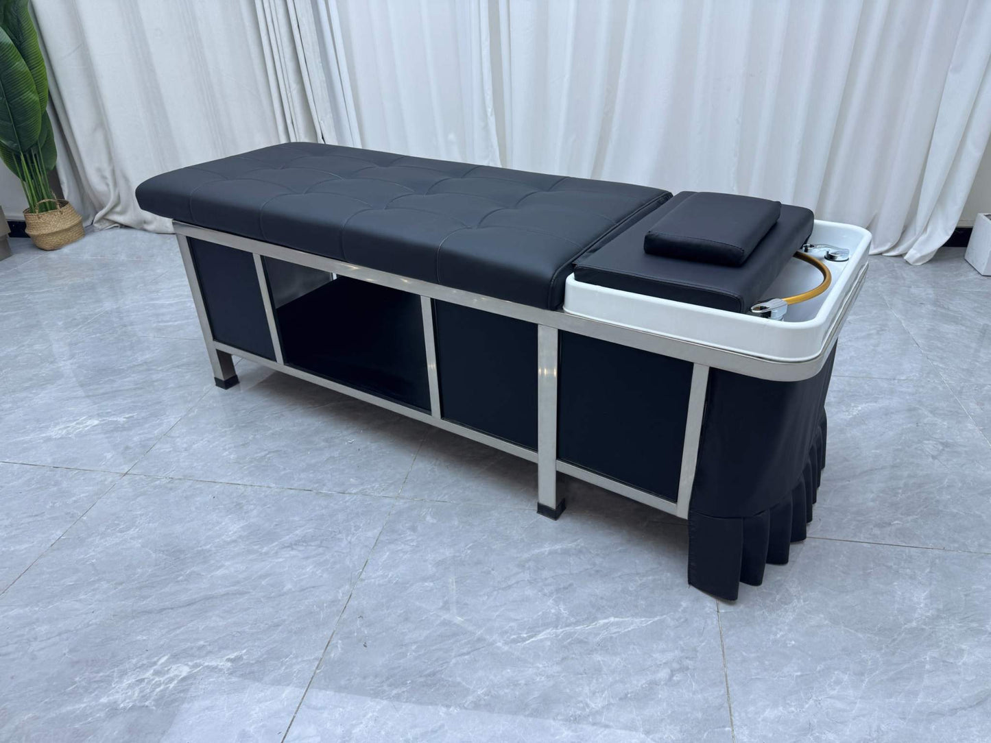 The perfect Japanese Scalp Massage Bed setup for relaxing client experiences.